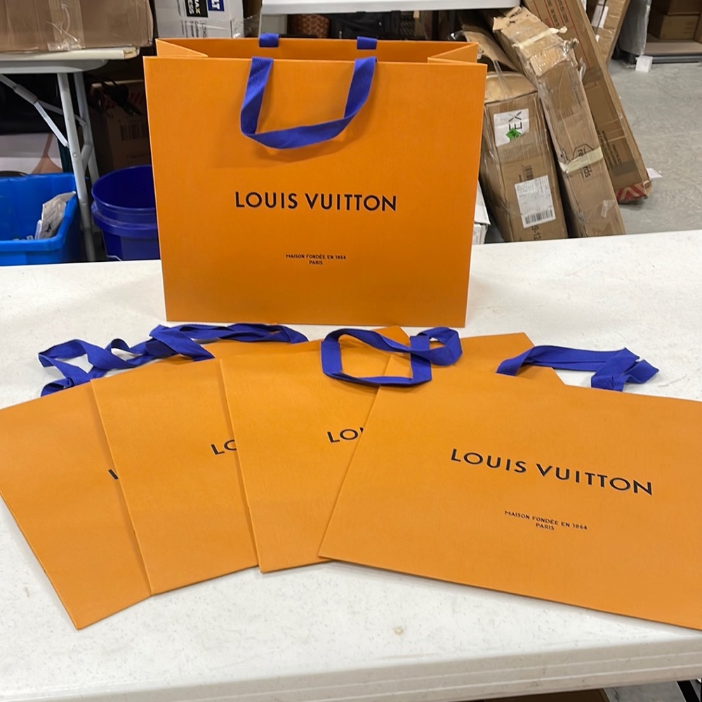 Total of 10 Louis Vuitton shopping bag paper